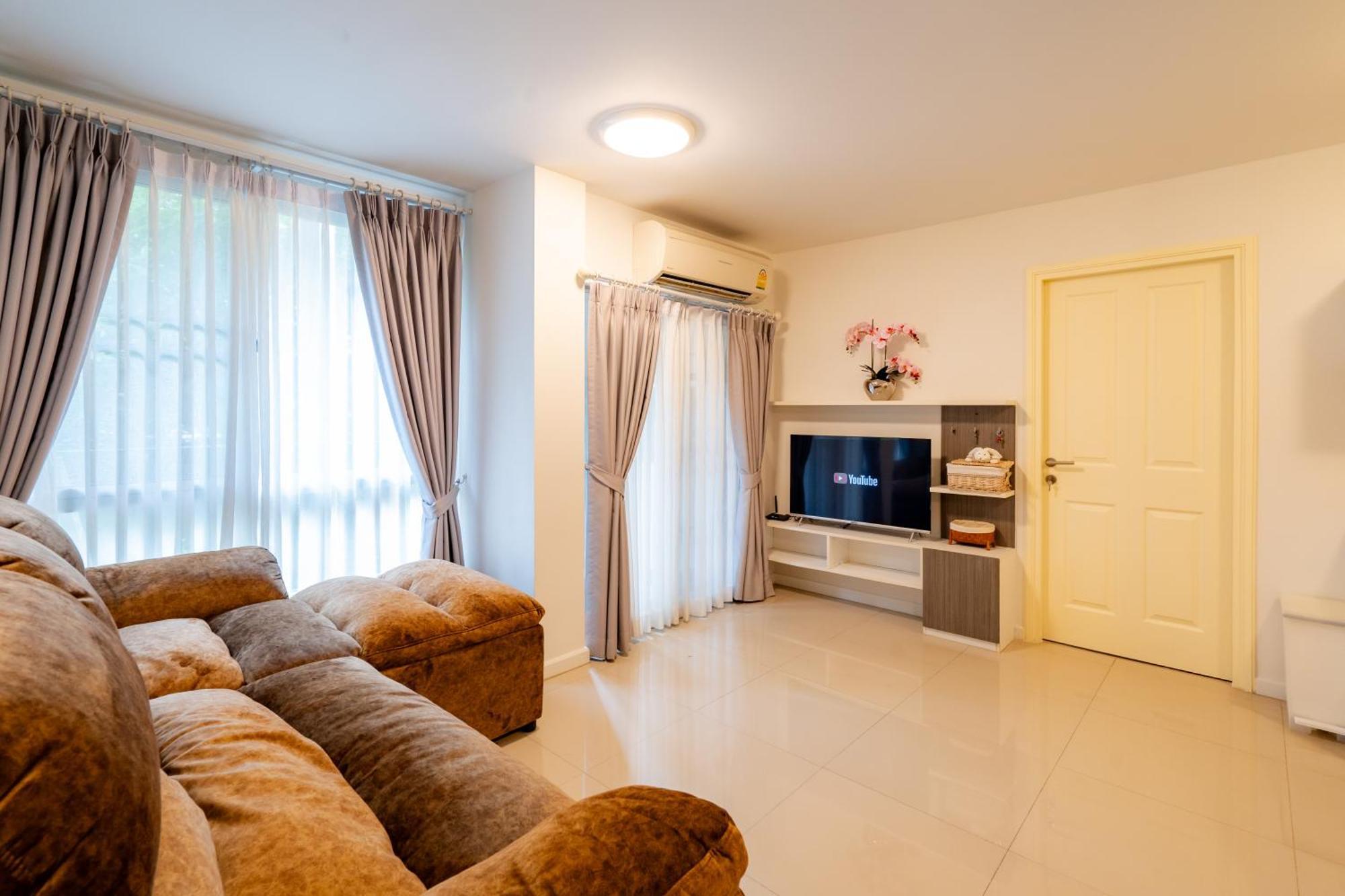Luxury 2 Bedroom Old 168 Apartment Chiang Mai