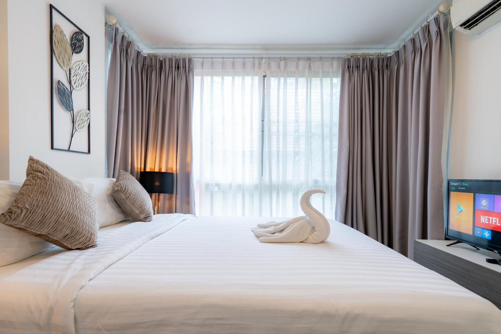 Luxury 2 Bedroom Old 168 Apartment *
