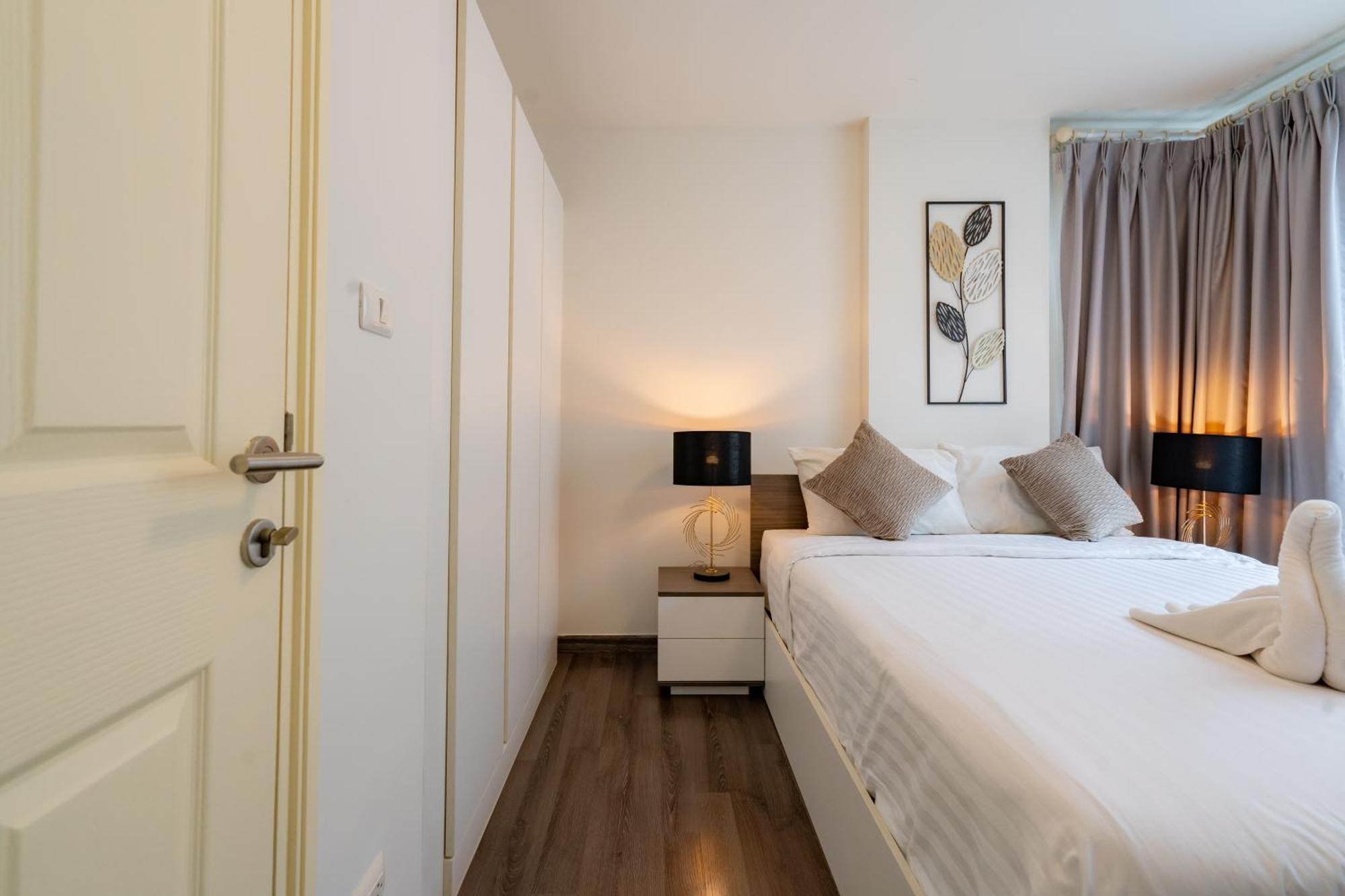 Luxury 2 Bedroom Old 168 *