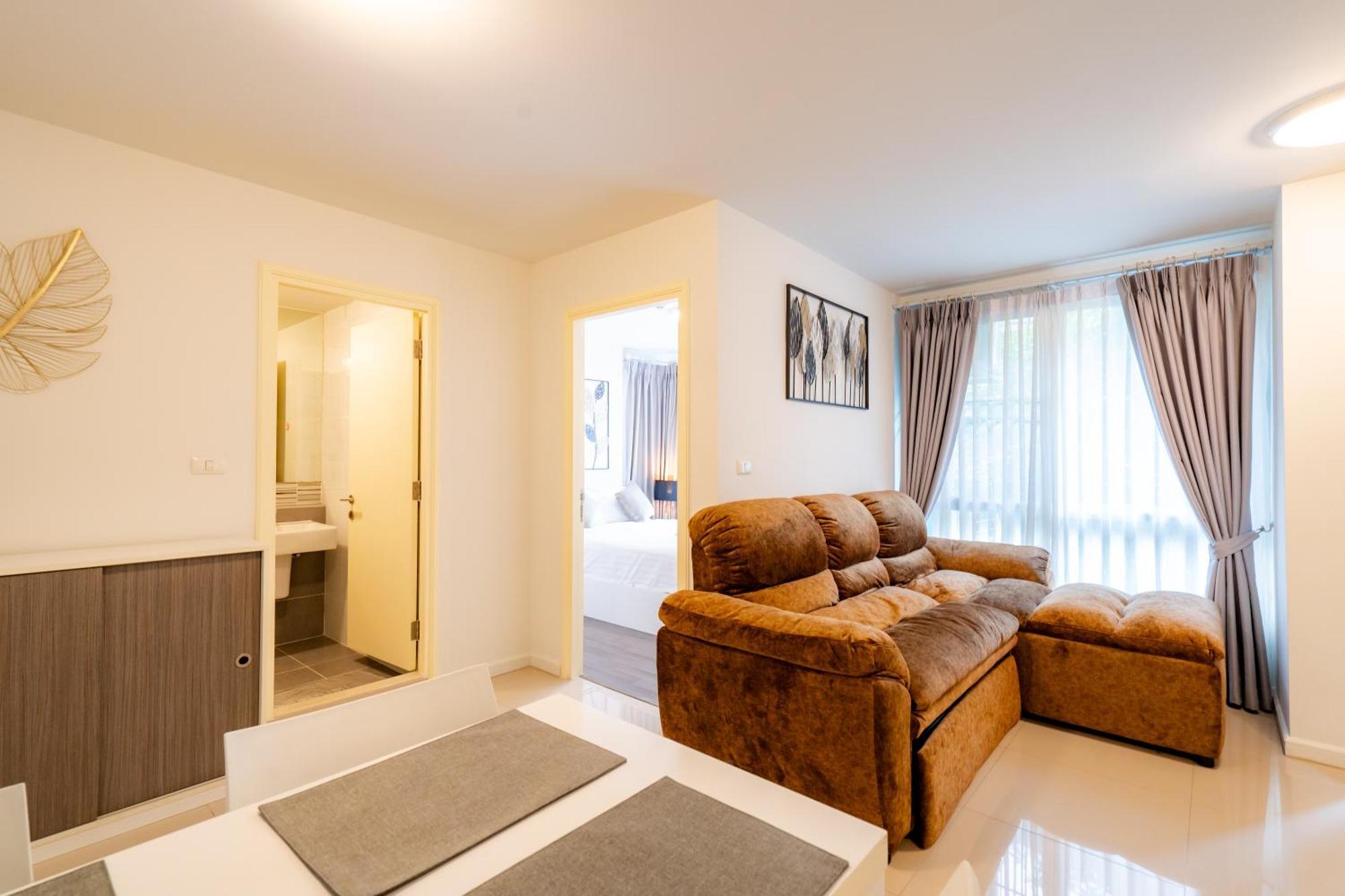 Luxury 2 Bedroom Old 168 Apartment