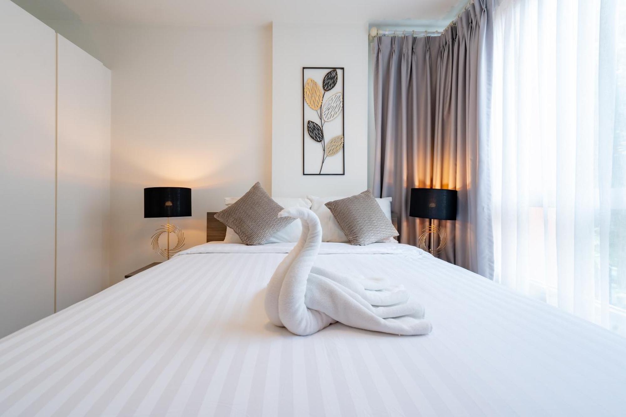Luxury 2 Bedroom Old 168 *