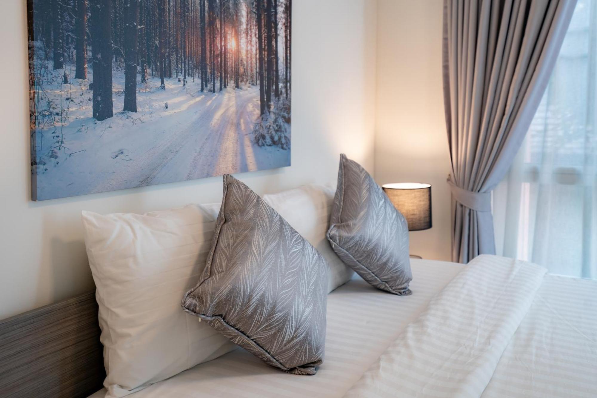 Luxury 2 Bedroom Old 168 Apartment