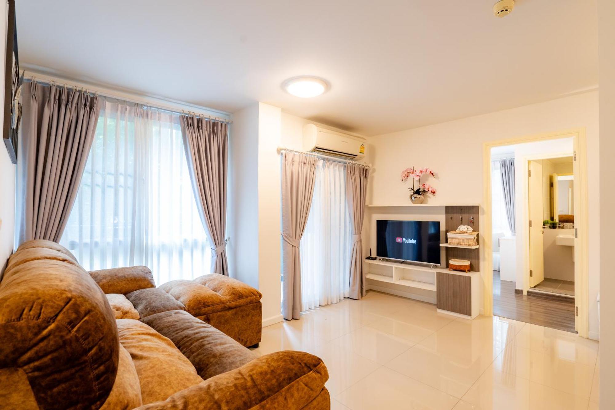 Luxury 2 Bedroom Old 168 Apartment *