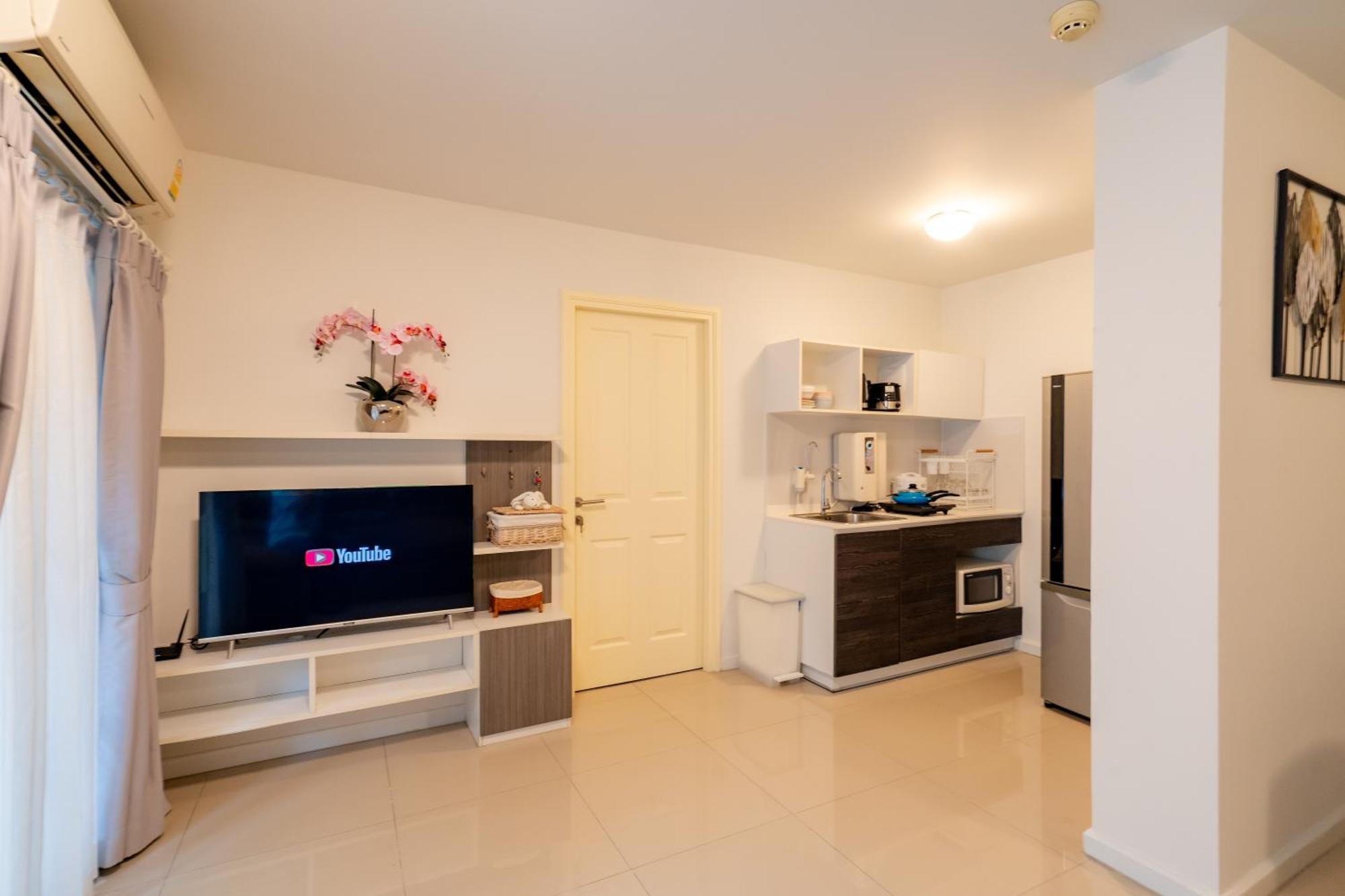 Luxury 2 Bedroom Old 168 Apartment