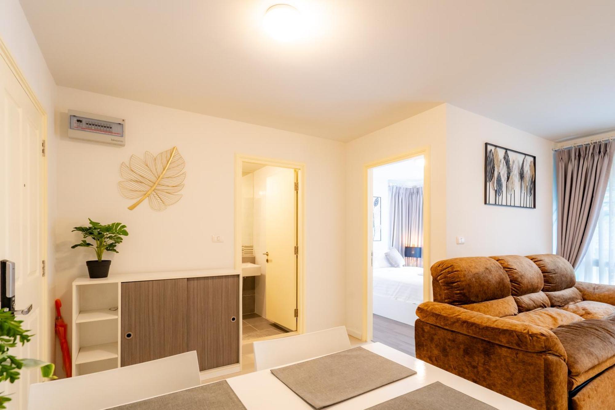 Luxury 2 Bedroom Old 168 Apartment *